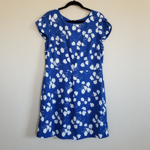 Tommy Hilfiger Dresses & Skirts - Tommy Hilfiger Blue Floral Printed Dress 14